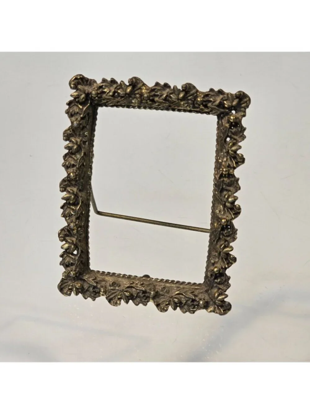 Vintage Mementos Mini Picture Frame Ornate 4